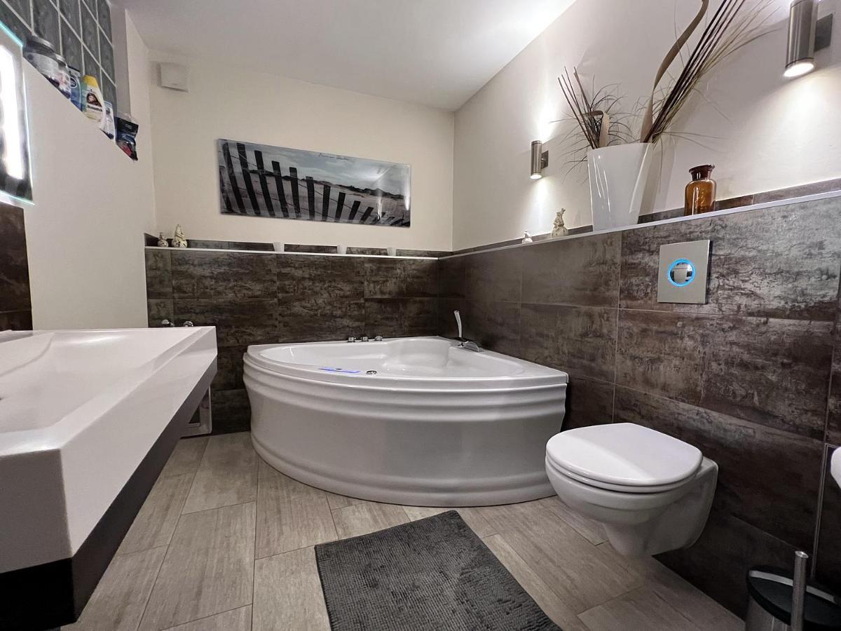 Fewo Mit Garten, Kamin U. Whirlpool Berlim Exterior foto